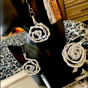 DNA J-clay earring set